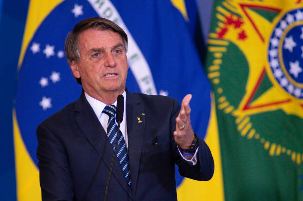 BRA: Bolsonaro Unveils Project for New National ID's and Passports