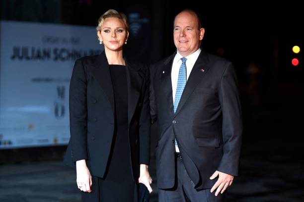 prince-albert-ii-of-monaco-and-his-wife-princess-charlene-arrive-at-picture-id1060003868