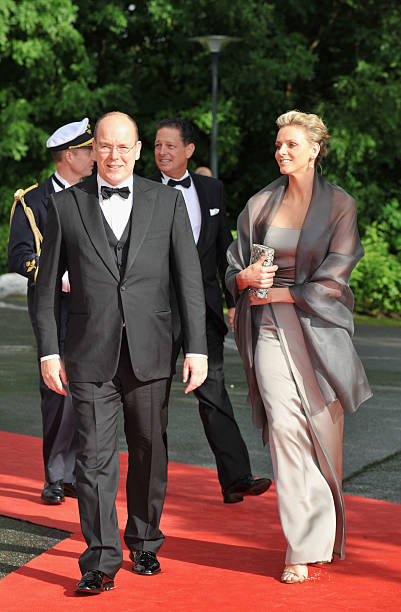 prince-albert-of-monaco-and-girlfriend-charlene-wittstock-attend-the-picture-id102202575