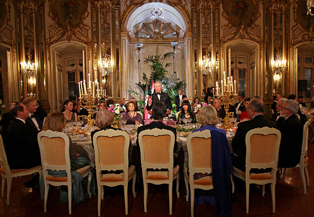 Этикет 2 (закрытая тема) - Страница 20 Prince-charles-prince-of-wales-gives-a-speech-before-a-state-dinner-picture-id111033021?k=6&m=111033021&s=612x612&w=0&h=AsYmMATxb4uwpW7c3gOohD31xJOWn81cLxi2xW09-NE=