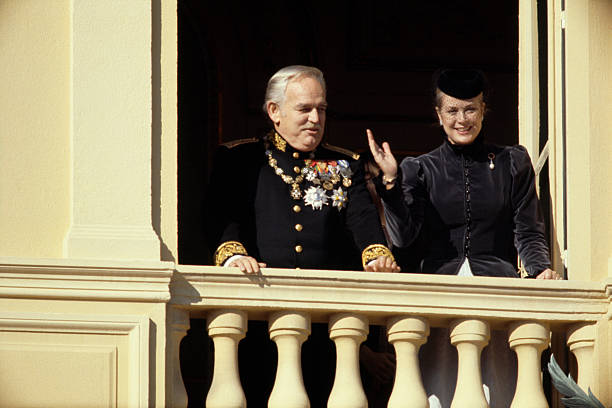 prince-rainier-iii-and-princesse-grace-of-monaco-at-the-balcony-of-picture-id627406622