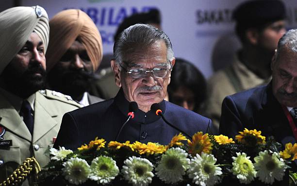 Punjab Governor and Administrator of Union Territory of Chandigarh Shivraj V Patil addressing the gathering during the CHEMCON 2014 at Law auditorium.