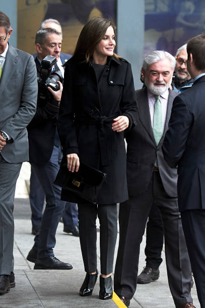 queen-letizia-of-spain-attends-a-meeting-at-the-fundeu-bbva-on-10-picture-id903228620