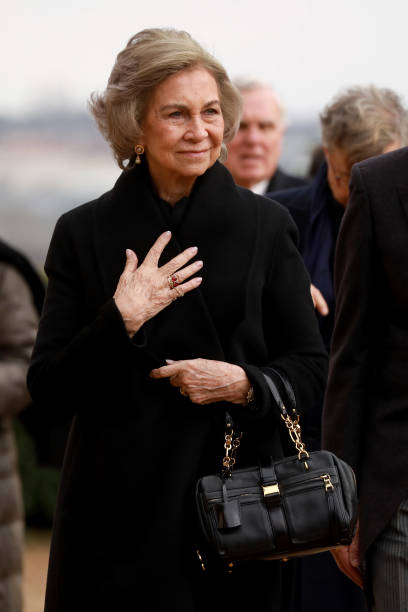 queen-sofia-of-spain-attends-the-funerals-of-prince-henri-of-orleans-picture-id1126945441