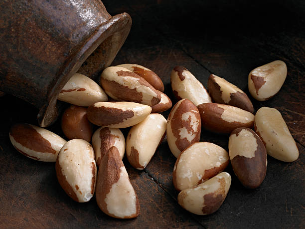 raw brazil nuts picture