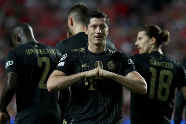 Robert Lewandowski of Bayern Muenchen celebrates during the UEFA Champions League group E football match between SL Benfica and FC Bayern Muenchen at...