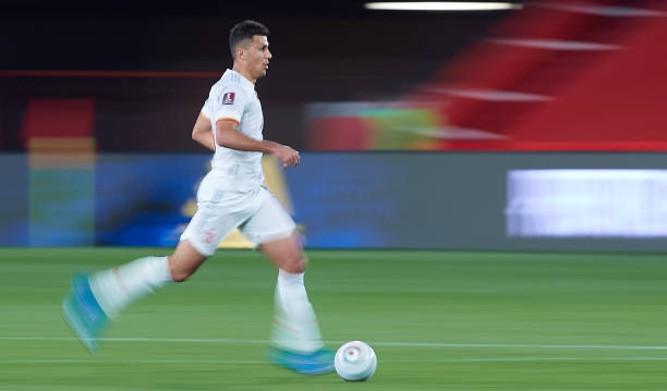 Rodri Hernandez of Spain in action during the FIFA World Cup 2022 Qatar qualifying match between Spain and Greece on March 25, 2021 in Granada, Spain.