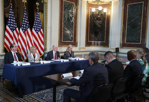 Fotos Und Bilder Von Cabinet Secretaries Address Federal