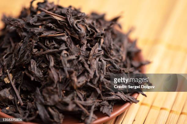selective focus dry large leaf tea