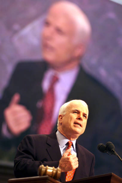 sen-john-mccain-former-2000-republican-presidential-candidate-gives-picture-id820276310