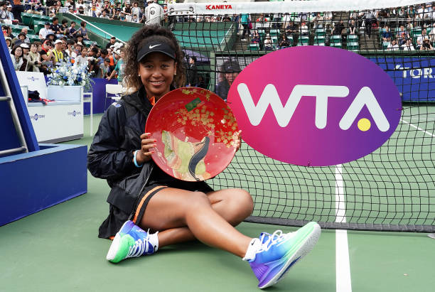 WTA OSAKA 2019 - Page 3 Singles-champion-naomi-osaka-of-japan-poses-for-photographs-with-the-picture-id1176267378?k=6&m=1176267378&s=612x612&w=0&h=SWMgbqJdkM_DEZfNffypHXO9oUrgjscdLBbefAjIYWc=