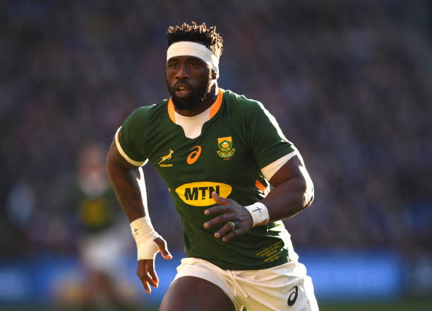 EDINBURGH, SCOTLAND - NOVEMBER 13: South Africa captain Siya Kolisi in action during the Autumn Nations Series match between Scotland and South Africa at Murrayfield Stadium on November 13, 2021 in Edinburgh, Scotland. (Photo by Stu Forster/Getty Images)