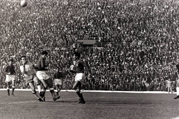 sport-football-1962-world-cup-finals-santiago-chile-semifinal-13th-picture-id79032556