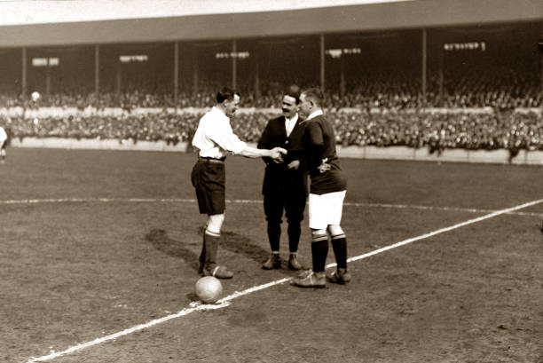 Sport, Football International, British Championship, 1st April 1911, England v Scotland,1 at Goodison Park, Everton, Rival captains Bob Crompton,...