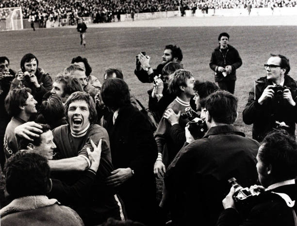 Sport/Football, FA Cup Fifth Round, Layer Road, England, 13th February 1971, Colchester United 3 v Leeds United 2, Fans surround the Colchester...