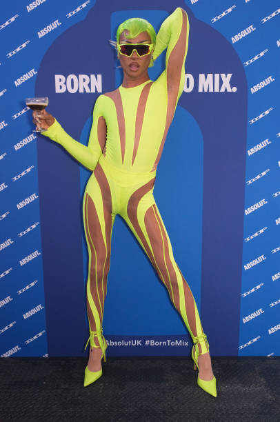 GBR: Tayce, Chet Lo And Institute Of Digital Fashion Serve Up 'Second Skin Couture' In Their First Ever Collaboration For Absolut