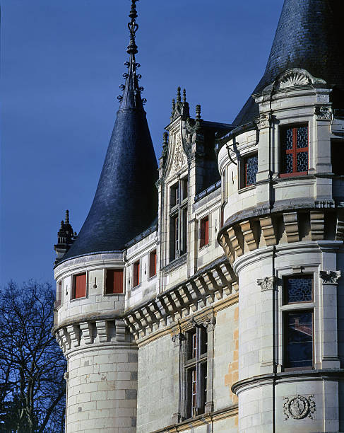 https://media.gettyimages.com/photos/the-chateau-azaylerideau-on-loire-valley-picture-id478108181?b=1&k=6&m=478108181&s=612x612&w=0&h=QylphpaLr0OQj1ywQTINzrydYsWq4RTbCbOVfR24KTc=