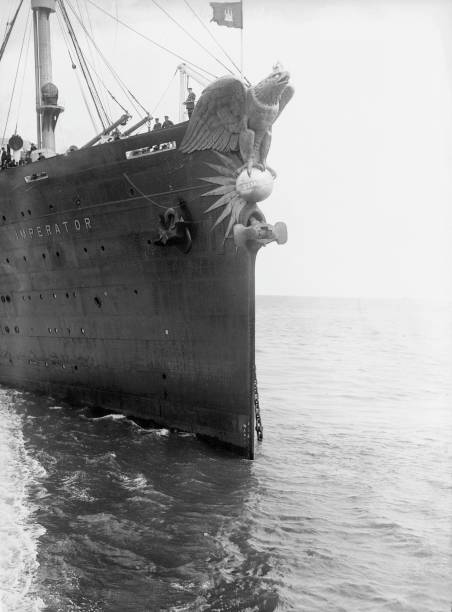"C'est moi qui ai le plus gros" : taille et tricherie The-german-hamburg-america-liner-imperator-off-ryde-on-the-isle-of-picture-id2669122?k=6&m=2669122&s=612x612&w=0&h=Q74Xx8z7BKdu45jvK-rcFXpN0ByUR2uULwscSfWAUUw=