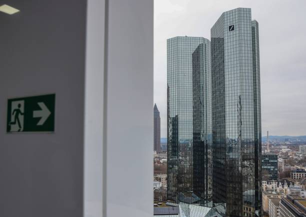 DEU: Deutsche Bank AG Blames Client in $565 Million FX Mis-Selling Suit