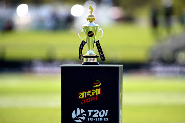 NZL: Bangladesh v Pakistan - Tri-Series: 1st T20
