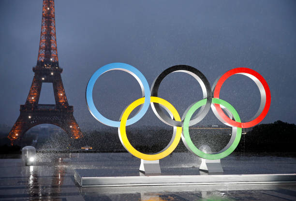 Paris City Hall Unveils Olympic Rings At Le Trocadero In Paris Photos ...