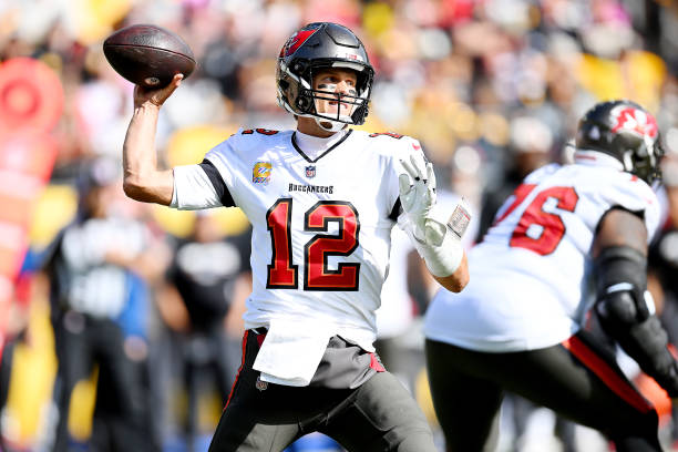 Tom Brady of the Tampa Bay Buccaneers throws the ball during the second quarter against the Pittsburgh Steelers at Acrisure Stadium on October 16,...