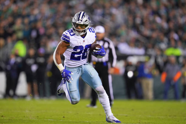 Tony Pollard of the Dallas Cowboys runs the ball against the Philadelphia Eagles at Lincoln Financial Field on October 16, 2022 in Philadelphia,...