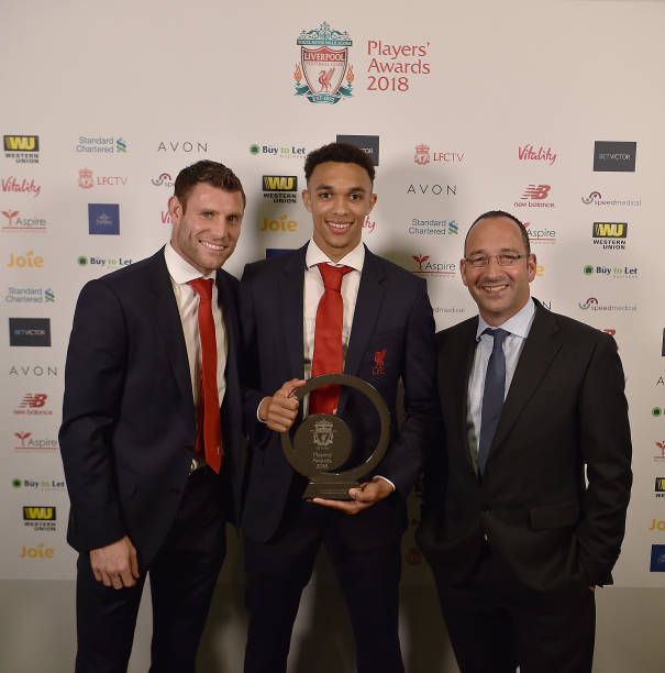 ¿Cuánto mide Trent Alexander Arnold? - Altura - Real height Trent-alexanderarnold-wins-liverpool-young-player-of-the-year-with-picture-id957032902?k=6&m=957032902&s=612x612&w=0&h=9--2A5Mk386FK1uz1LCtrQWTC2fVWq0JyN-vuCQqVNM=