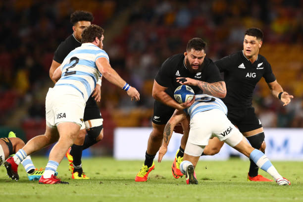 BRISBANE, AUSTRALIA - SEPTEMBER 18: Tyrel Lomax of the All Blacks charges forward during The Rugby Championship match between the Argentina Pumas and the New Zealand All Blacks at Suncorp Stadium on September 18, 2021 in Brisbane, Australia. (Photo by Chris Hyde/Getty Images)
