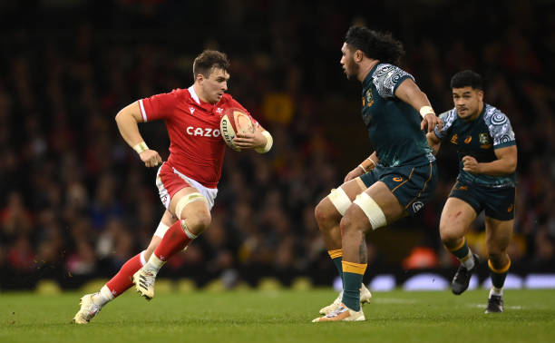 CARDIFF, WALES - NOVEMBER 20: Wales flanker Taine Basham on the charge during the Autumn Nations Series match between Wales and Australia at Principality Stadium on November 20, 2021 in Cardiff, Wales. (Photo by Stu Forster/Getty Images)