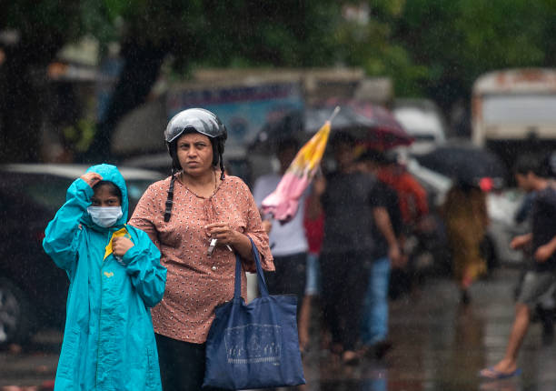 IND: Heavy Rain Lashes Mumbai