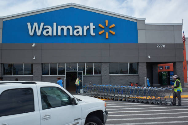 CA: Walmart Stores Ahead Of Earnings Figures