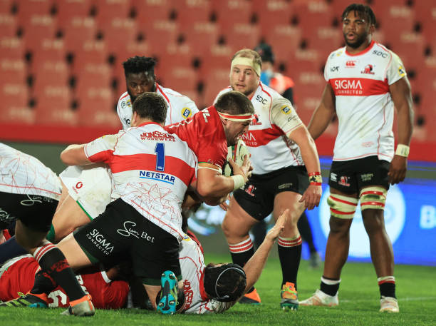 JOHANNESBURG, SOUTH AFRICA - JULY 03: Wyn Jones of British and Irish Lions scores his team's fourth try under pressure from Nathan McBeth of Sigma Lions, which is then disallowed following a TMO decision during the 2021 British & Irish Lions tour match between Sigma Lions and British & Irish Lions at Emirates Airline Park on July 03, 2021 in Johannesburg, South Africa. (Photo by David Rogers/Getty Images)