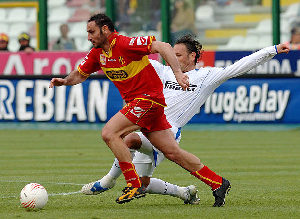 Zampagna challenges Mihajlovic during the Serie A match between Inter Milan and Messina at Giovanni Celeste stadium April 24 2005 in Messina Italy