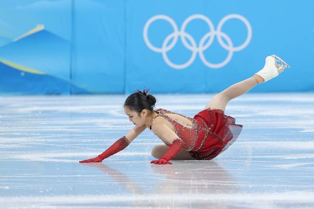 https://media.gettyimages.com/photos/zhu-yi-of-china-falls-during-the-figure-skating-team-event-womens-picture-id1238261968?k=20&m=1238261968&s=612x612&w=0&h=zlaHcgyfas24vgU3T1eF8XU3jrLYF6a9JTnU8gobc0s=